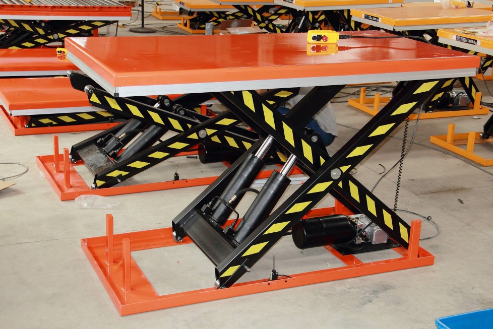 Instruction of properly operating for scissor lift table
